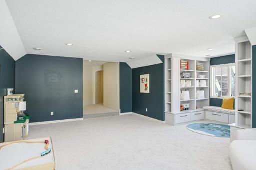 5410 Shenandoah Lane N, Plymouth, MN 55446