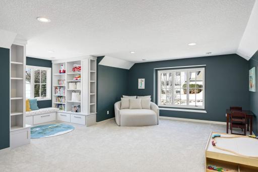 5410 Shenandoah Lane N, Plymouth, MN 55446