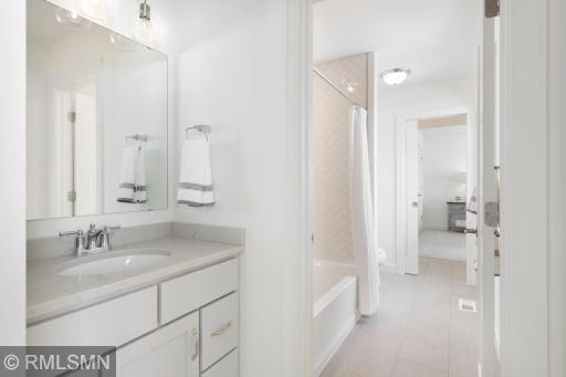 HUN - Augusta A Sport - 5317 Rolling Hills Pkwy (32).jpg