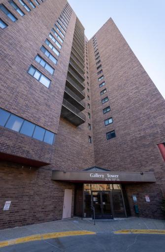 The Gallery Tower is just 2 blocks from the Green light rail line, 94 and 35E.