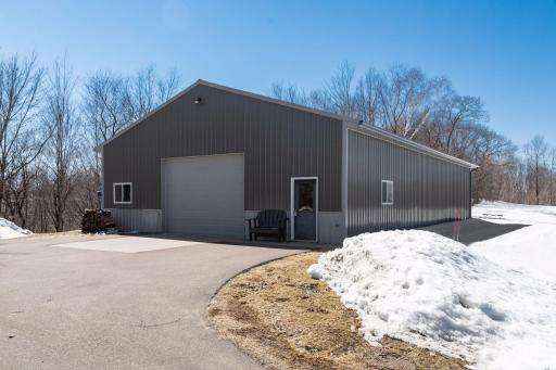 40 x 60 Pole Building with fully finished concrete floor