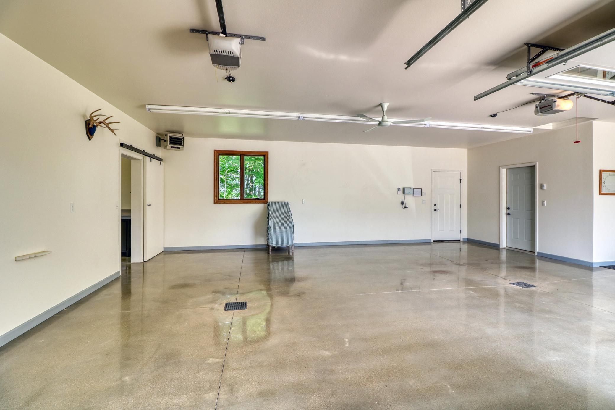 Garage1_2.jpg