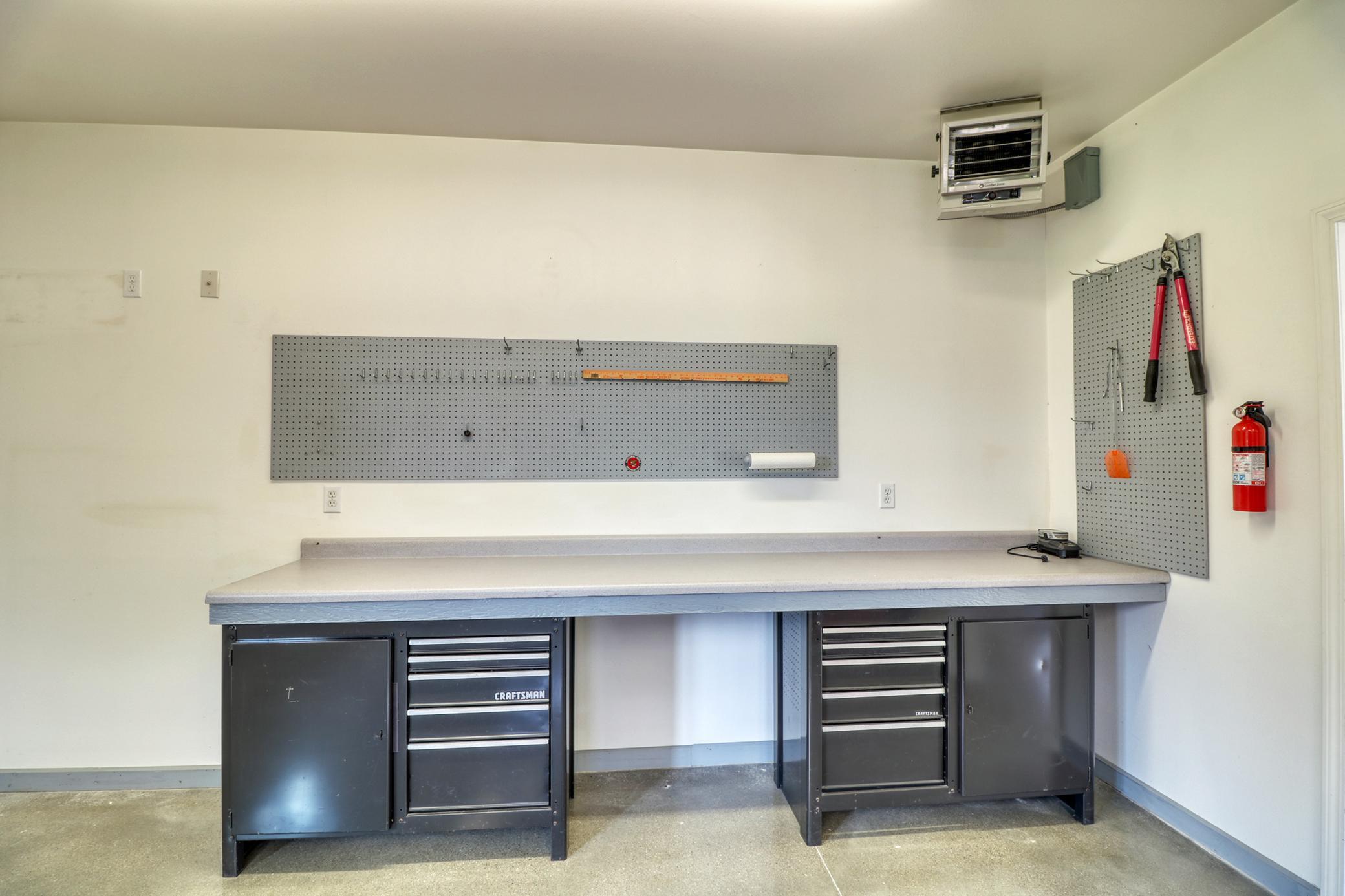 Garage1_3.jpg