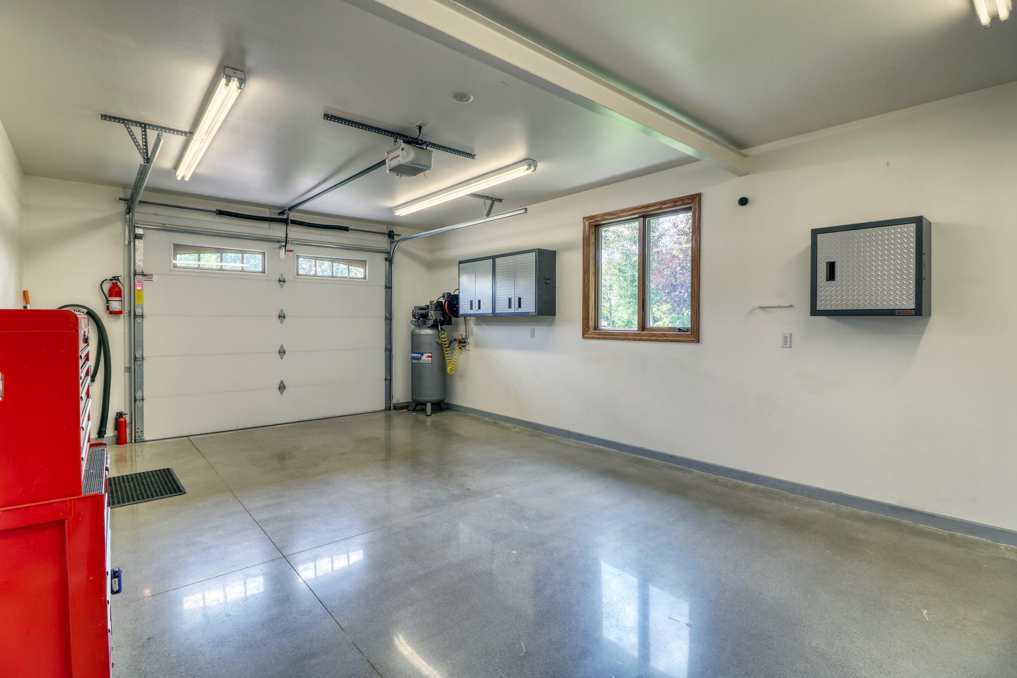 Garage1_5.jpg