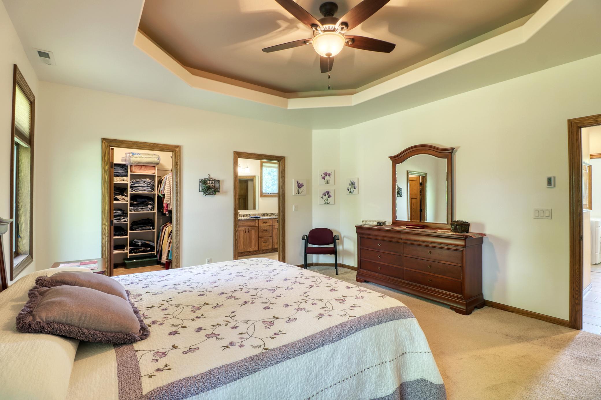 Master Bedroom1_2 (5).jpg
