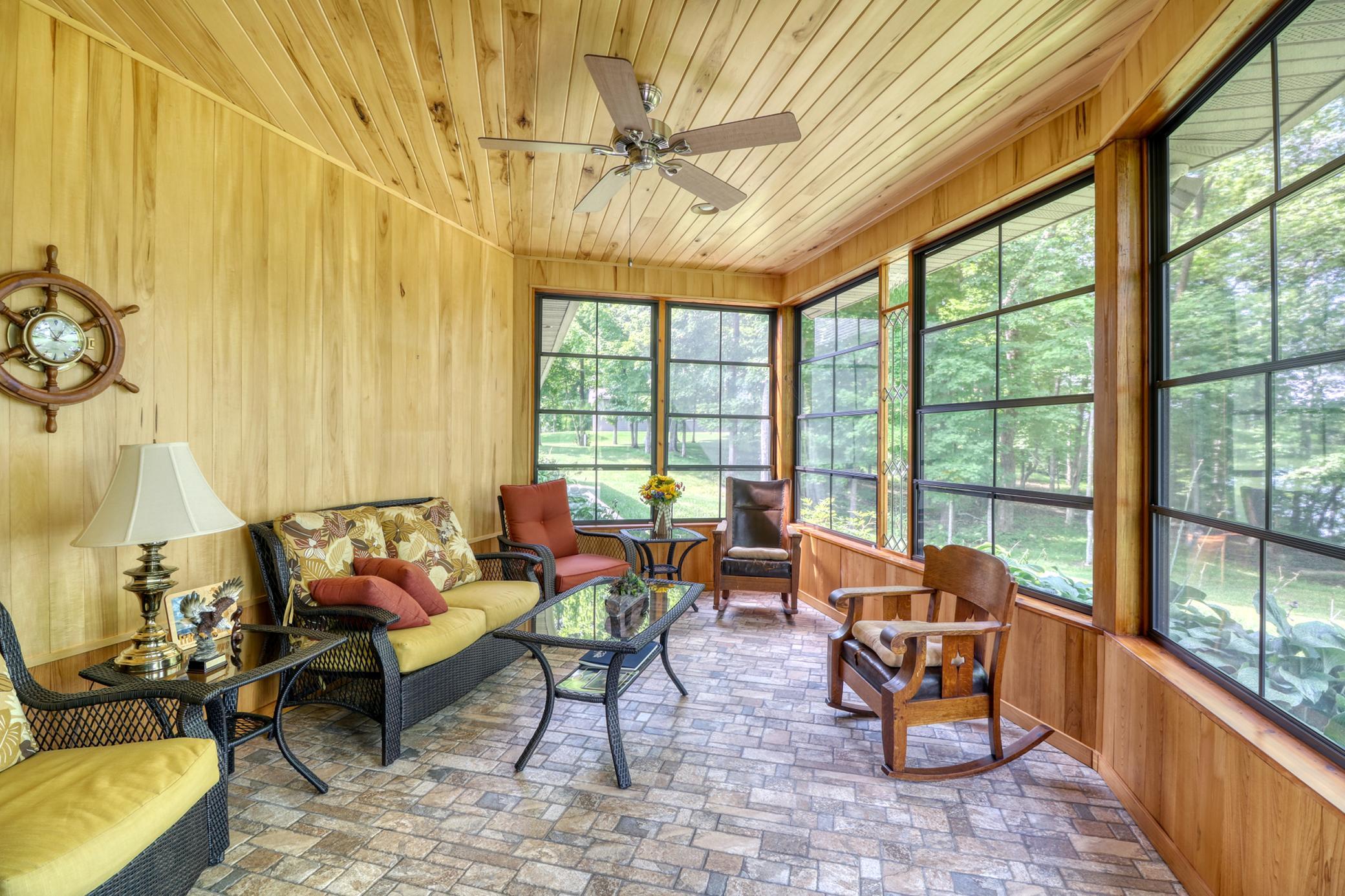 Sunroom1_1.jpg