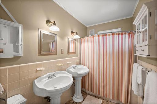 4428 Dupont Avenue S, Minneapolis, MN 55419