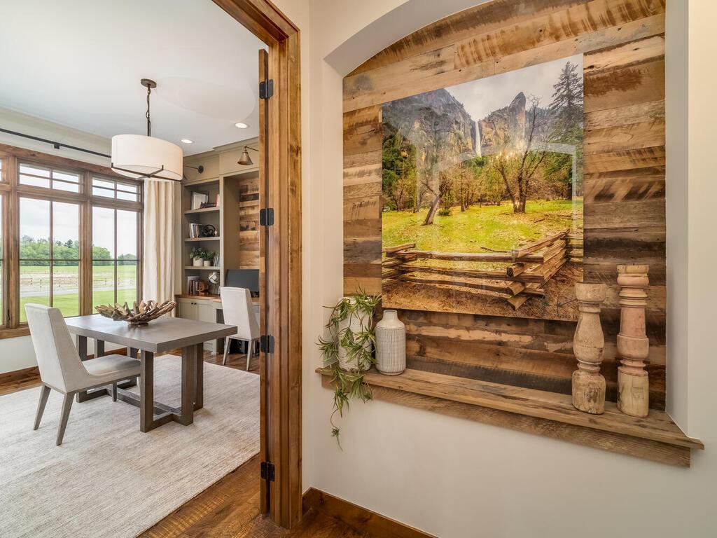 Multiple wall spaces to highlight your favorite art pieces.