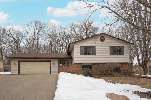 Welcome to 9495 178th Street W in Lakeville!