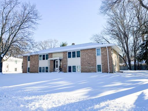 7601 69th Avenue N, Brooklyn Park, MN 55428
