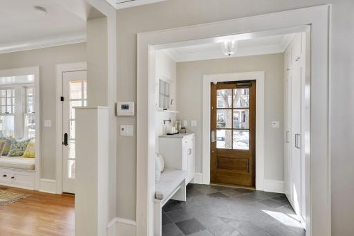 1915 James Avenue S, Minneapolis, MN 55403