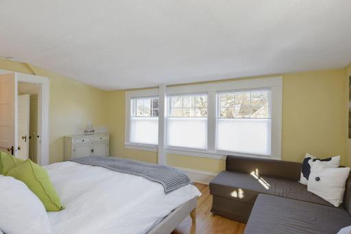 1915 James Avenue S, Minneapolis, MN 55403