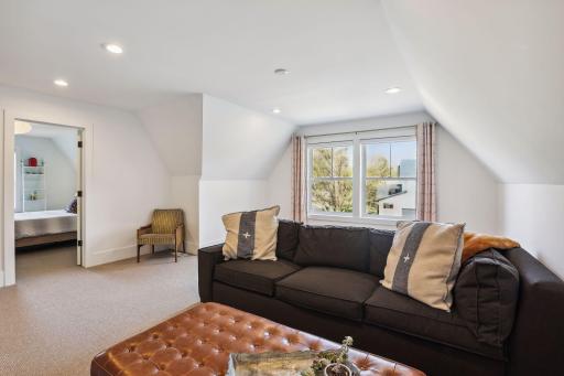 4303 Woodstock Avenue, Golden Valley, MN 55422