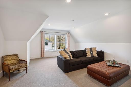 4303 Woodstock Avenue, Golden Valley, MN 55422