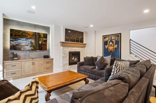 4303 Woodstock Avenue, Golden Valley, MN 55422