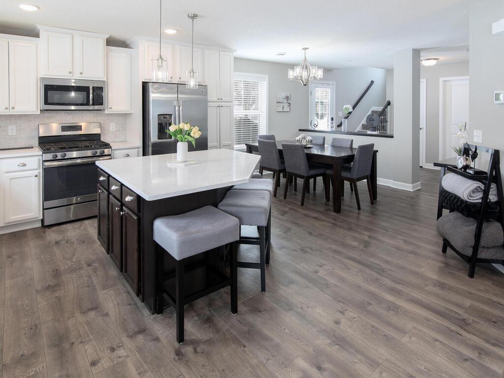 3330 Lakewood Trl Woodbury MN 55129 USA-009-007-Kitchen and Dining-MLS_Size.jpg