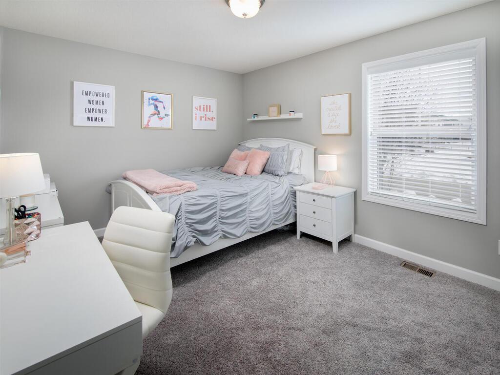 3330 Lakewood Trl Woodbury MN 55129 USA-017-010-Bedroom-MLS_Size.jpg