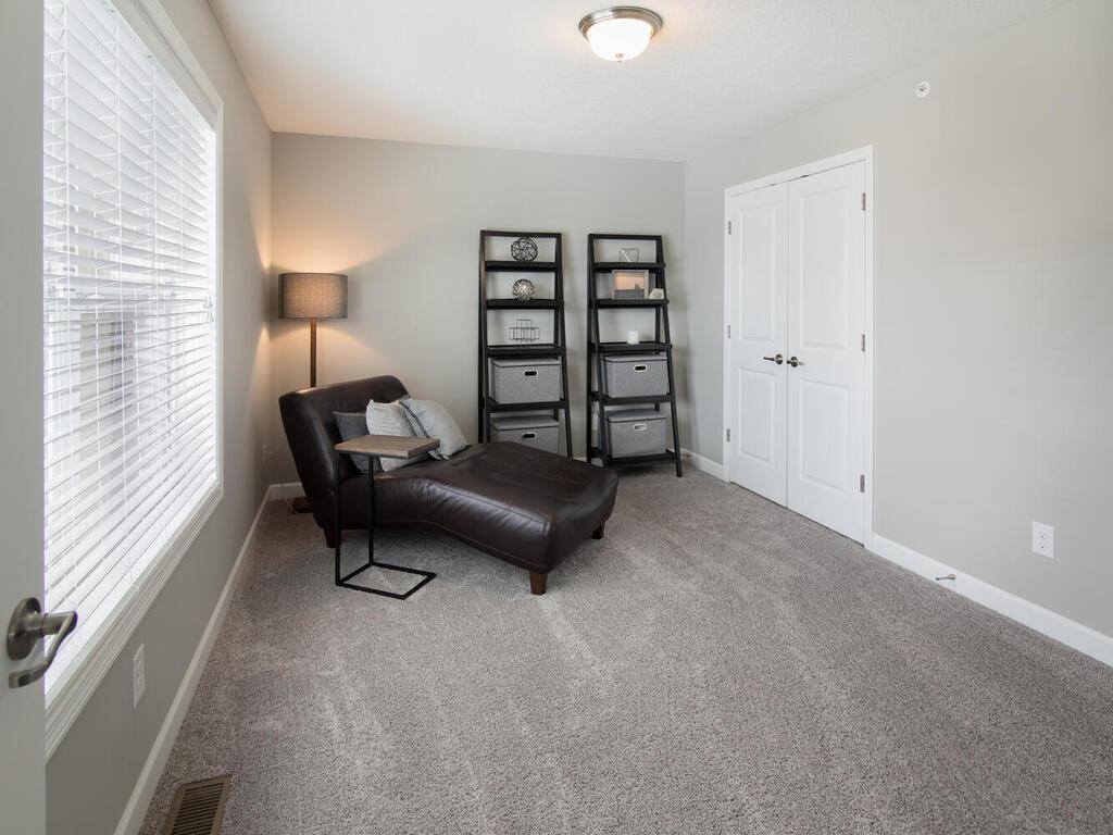 3330 Lakewood Trl Woodbury MN 55129 USA-018-022-Bedroom-MLS_Size.jpg