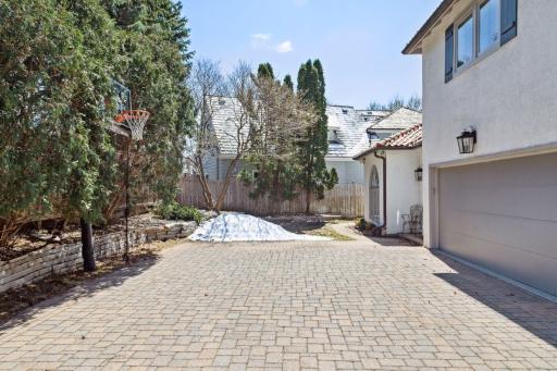 4619 Edina Boulevard, Edina, MN 55424