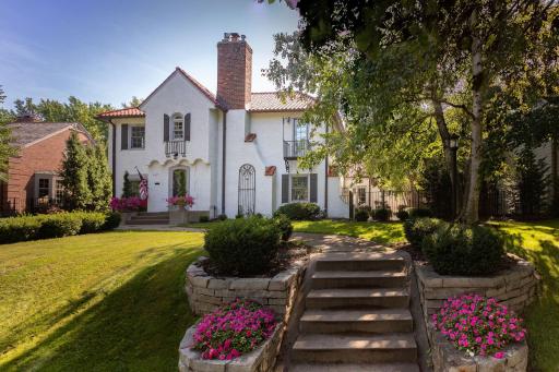 Welcome to 4619 Edina Boulevard, in the heart of Edina's Country Club neighborhood!