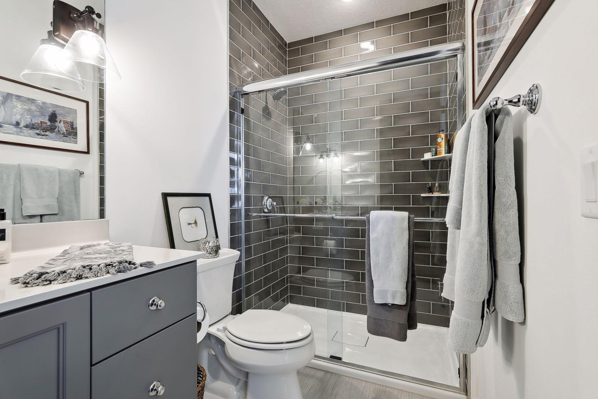 Private ensuite 3/4 bath