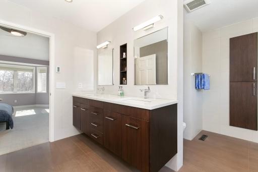 17562 Belfast Cove, Eden Prairie, MN 55347
