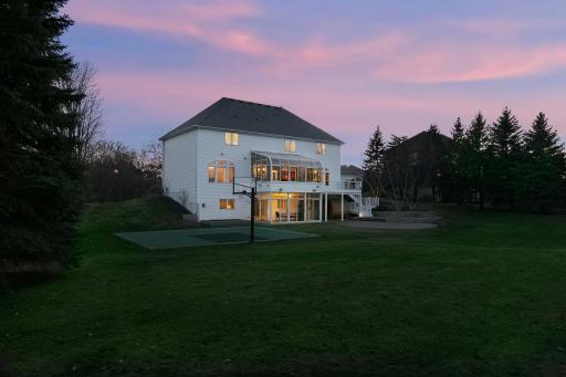 17562 Belfast Cove, Eden Prairie, MN 55347