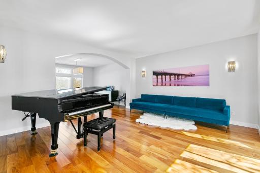 17562 Belfast Cove, Eden Prairie, MN 55347