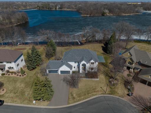 17562 Belfast Cove, Eden Prairie, MN 55347