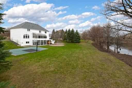 17562 Belfast Cove, Eden Prairie, MN 55347