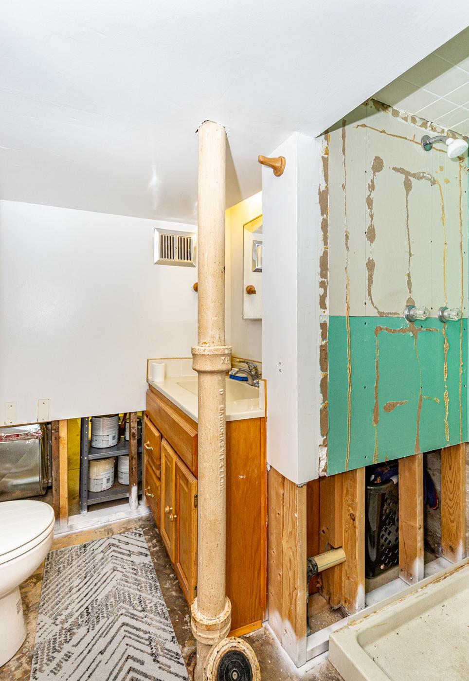 2nd bathroom
