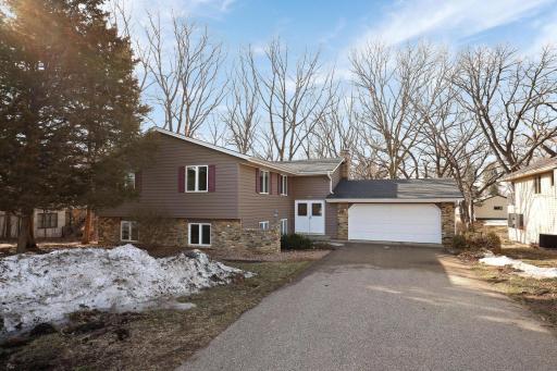 Welcome Home to this beautiful Bloomington home in a desirable neighborhood location.