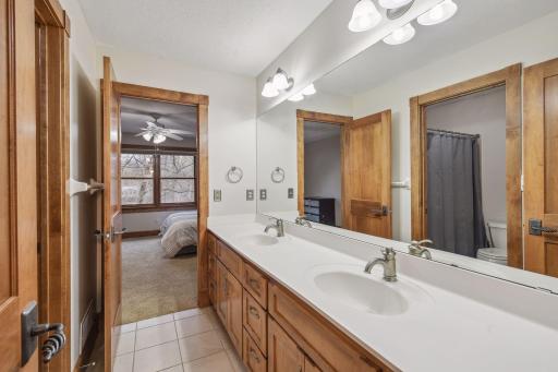Jack n Jill Bath between 1st and 2nd Bedrooms