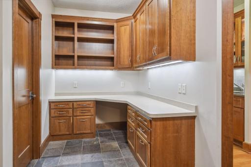 15420 Highwood Drive, Minnetonka, MN 55345