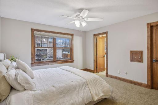 15420 Highwood Drive, Minnetonka, MN 55345