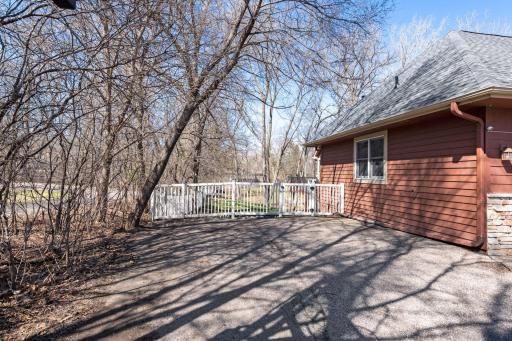 15420 Highwood Drive, Minnetonka, MN 55345