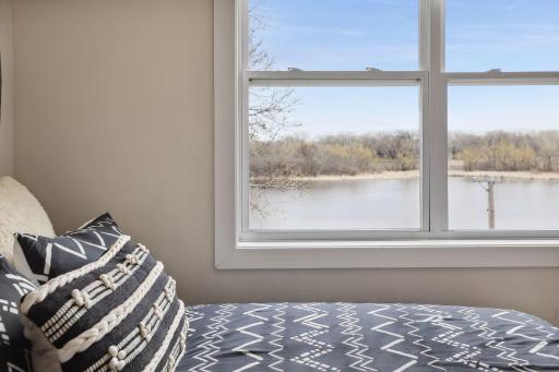 1455 W Medicine Lake Drive, Plymouth, MN 55441