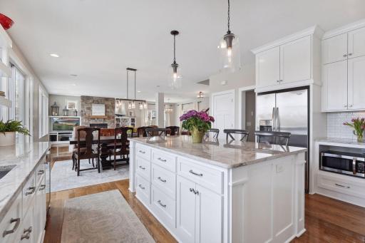 1455 W Medicine Lake Drive, Plymouth, MN 55441