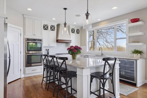 1455 W Medicine Lake Drive, Plymouth, MN 55441