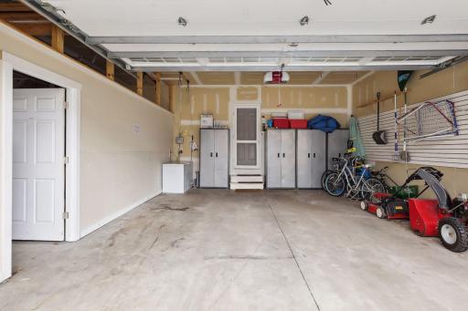 1455 W Medicine Lake Drive, Plymouth, MN 55441