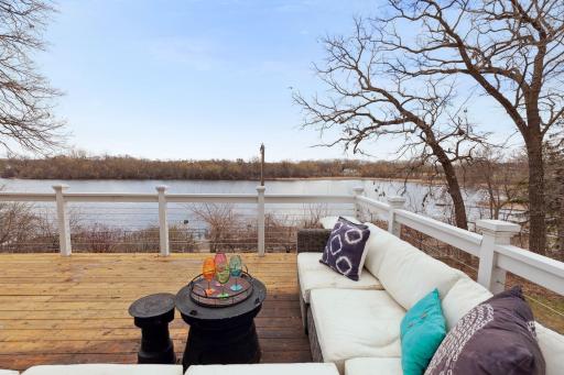 1455 W Medicine Lake Drive, Plymouth, MN 55441