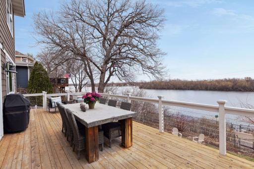 1455 W Medicine Lake Drive, Plymouth, MN 55441