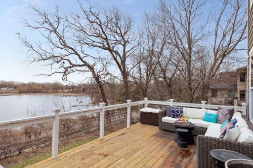 1455 W Medicine Lake Drive, Plymouth, MN 55441