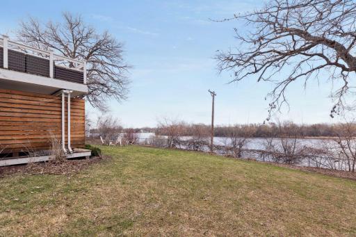 1455 W Medicine Lake Drive, Plymouth, MN 55441