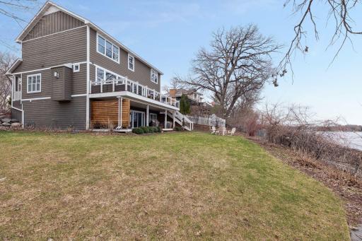 1455 W Medicine Lake Drive, Plymouth, MN 55441