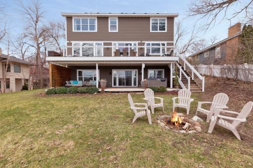 1455 W Medicine Lake Drive, Plymouth, MN 55441