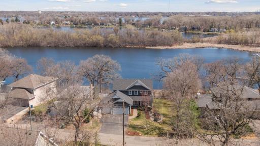 1455 W Medicine Lake Drive, Plymouth, MN 55441