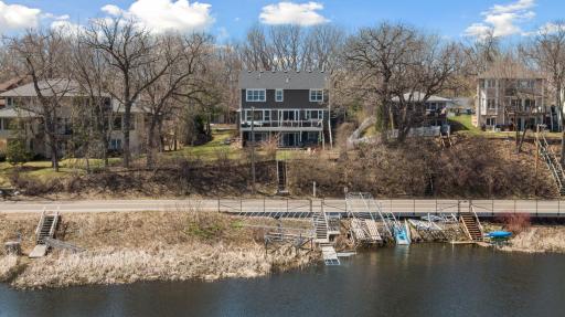 1455 W Medicine Lake Drive, Plymouth, MN 55441