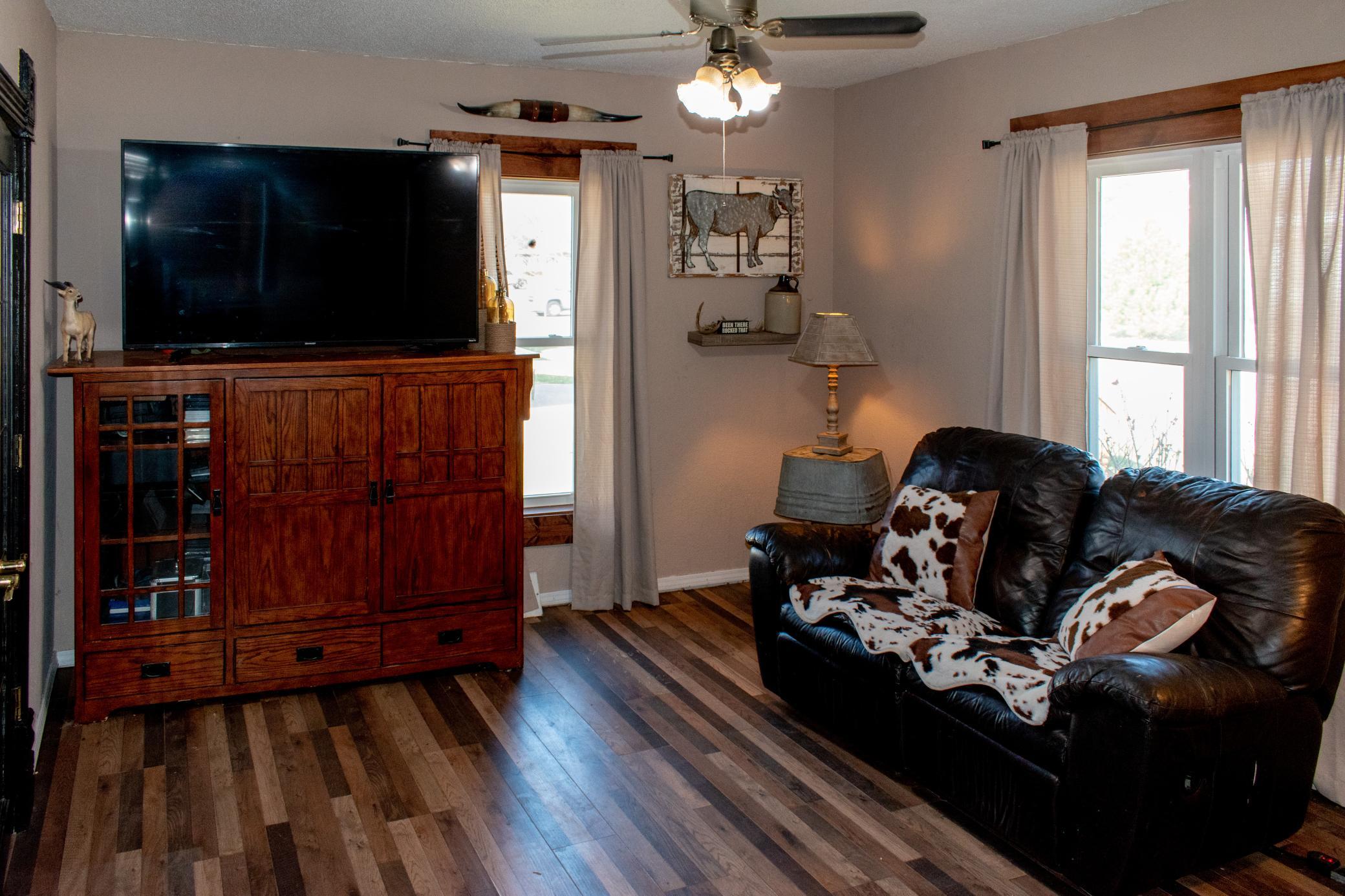 104 1st Ave SW Mapleton-20.jpg