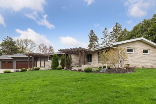5432 Highwood Drive W, Edina, MN 55436
